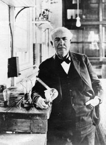 Accadde oggi: 21 ottobre 1879, Thomas A. Edison inventa la lampadina