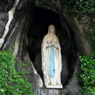 Accadde oggi: 11 febbraio 1858, Bernadette e la Madonna di Lourdes