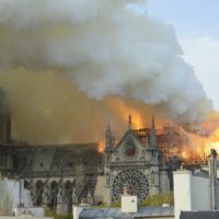 Accadde oggi: 15 aprile, un devastante incendio a Notre Dame de Paris