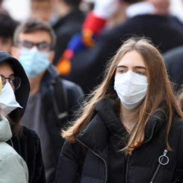 Campania: “Continuiamo a usare la mascherina, dobbiamo stare attenti”