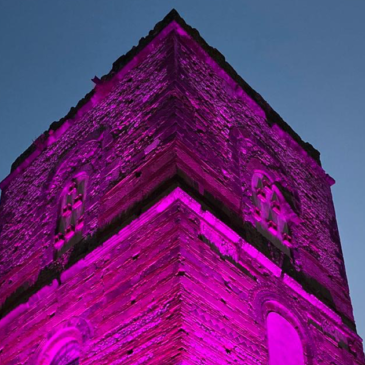 Telese Terme: la torre in rosa, simbolo per tutte le donne