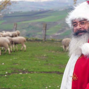 Il Babbo Natale “rurale” dell’entroterra campano che sostiene i piccoli produttori