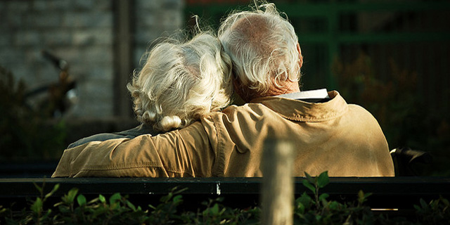 A 93 anni si separa dalla moglie: “Ho un’altra e voglio rifarmi una vita”