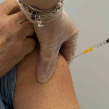 Vaccino contro Covid e antinfluenzale, ok a somministrazione concomitante