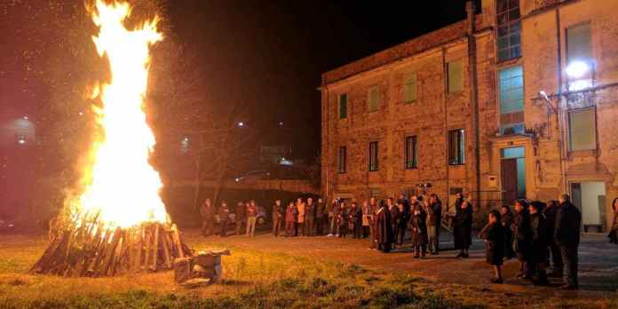 Immagini dal Sannio: la Madonna d’i fucarell e i riti del fuoco dell’Immacolata