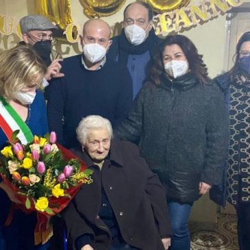 Sant’Agata de’ Goti ha festeggiato i cento anni della signora Antonietta Bernardo
