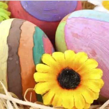 Perché a Pasqua si regalano uova di cioccolato con sorpresa?