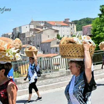 Immagini dal Sannio: la festa del pane di Gildone, borgo fortorino