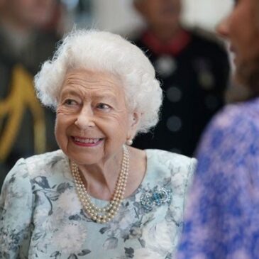 Gravi condizioni di Elisabetta II: cos’è il piano ‘London Bridge’ che scatta alla sua morte