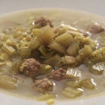 Immagini dal Sannio: ‘mbanata, cardone e cicoria ricamata, genuine zuppe di campagna