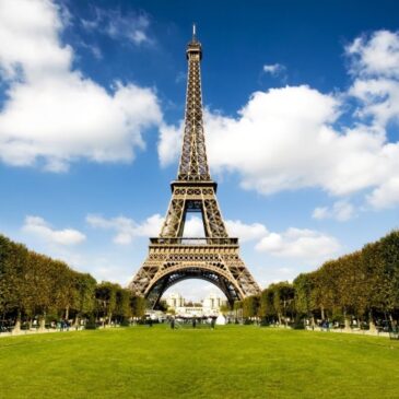 Accadde oggi: 26 gennaio 1887, si innalza al cielo la Tour Eiffel