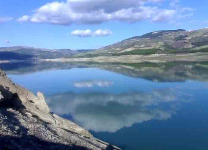 Il lago di Occhito in territorio di Macchia Valfortore, foto di copertina tratta da www.tripadvisor.it