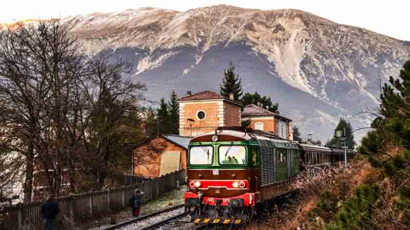 Il convoglio storico, foto di copertina di Luigi Di Iorio