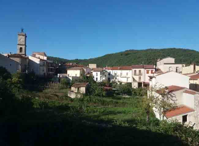 Carpinone (IS) vista dal treno, foto di Barbara Serafini