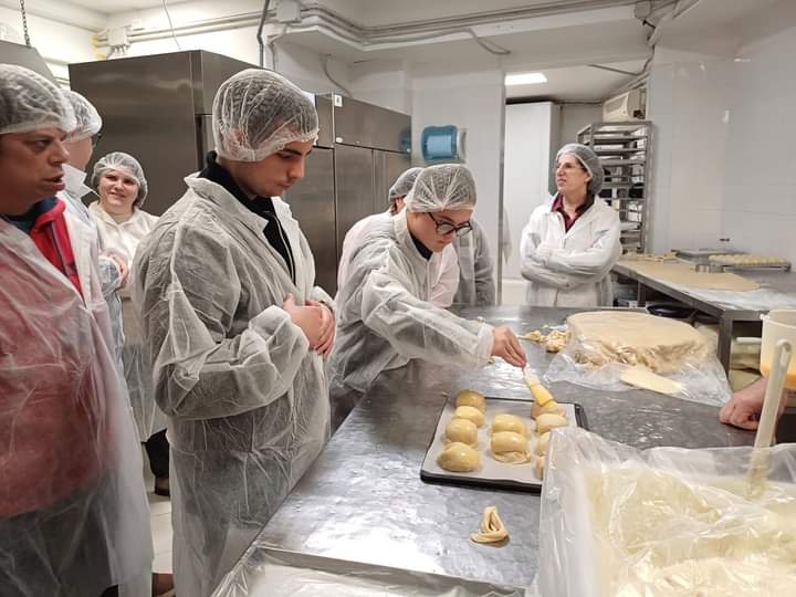 La Pasqua di iCare: zeppole, colombe e uova della pasticceria DolceMente