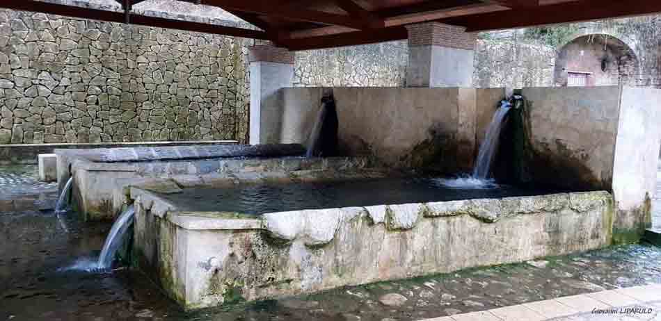 Immagini dal Sannio: lavandaie e fontane di Limatola
