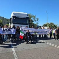 Vetrine devastate e disagio, M.A.P.S.: “La legalità non basta senza giustizia sociale”