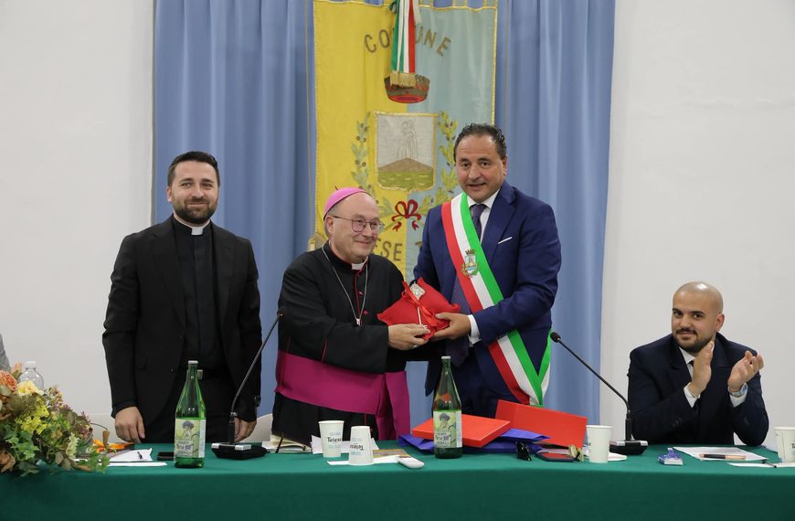 Telese Terme conferisce la cittadinanza onoraria al vescovo Giuseppe