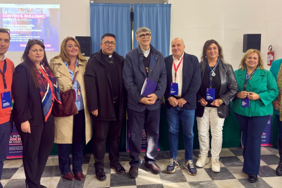 Telese, Don Patriciello incontra scuole e associazioni: “Il futuro non si ruba, si costruisce”