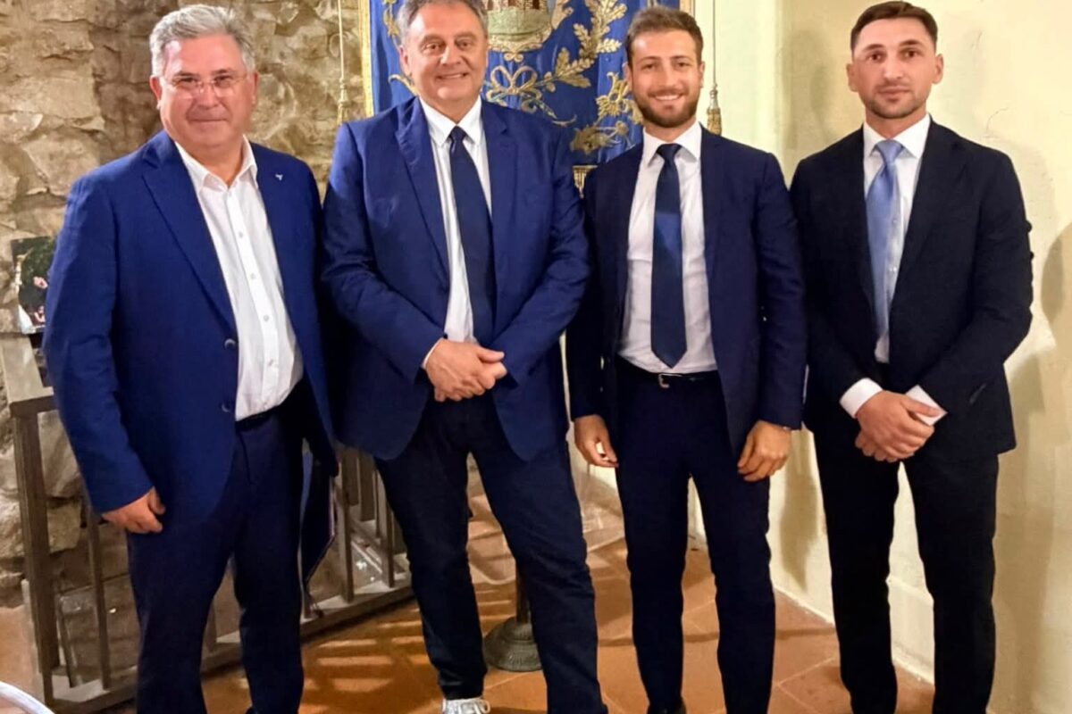 Guardia, bocciata la mozione sul decoro urbano. L’opposizione: “La cura del paese non diventi terreno di scontro politico”