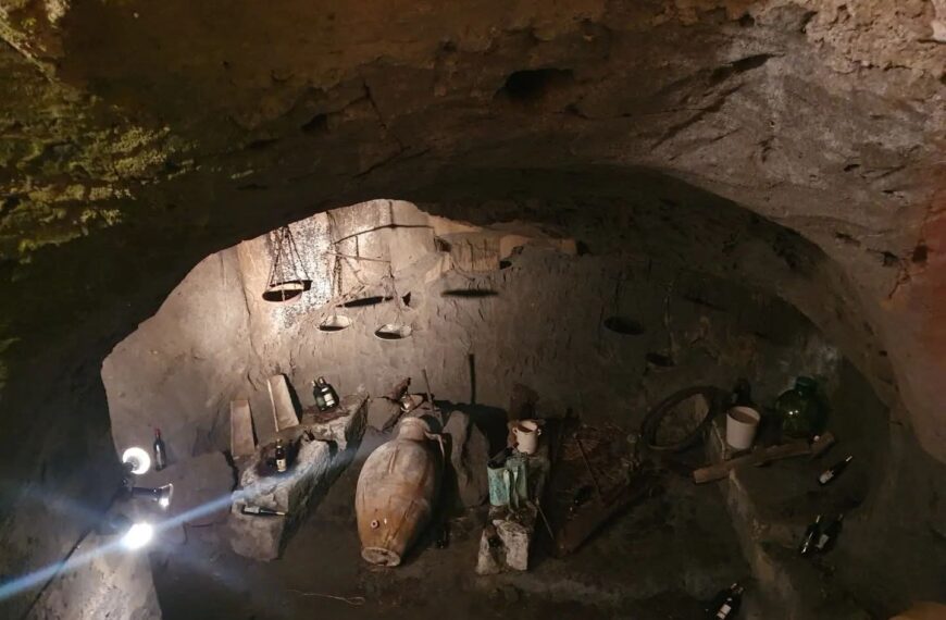 Immagini dal Sannio: Castelvenere, terreni vitati e cantine tufacee