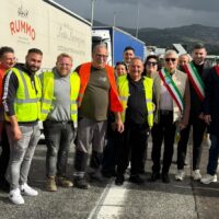Protesta autotrasportatori, i sindaci di San Giorgio del Sannio, Apice e Calvi al presidio di Castel del Lago