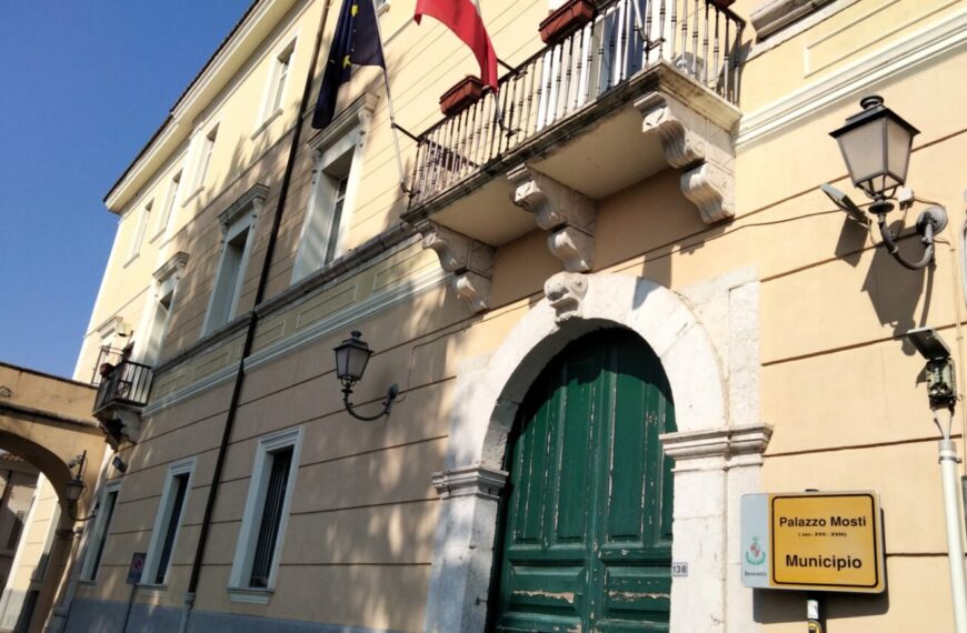 Tirocini di inclusione sociale, a Benevento l’avviso per il progetto “DesTEENazione”
